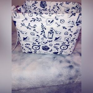 Alice In Wonderland Purse Organizer